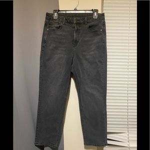 AE BLACK STRETCH MOM JEANS